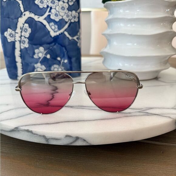 QUAY AUSTRALIA High Key Mini 60mm Aviator Sunglasses Silver Pink Revo - Picture 2 of 7